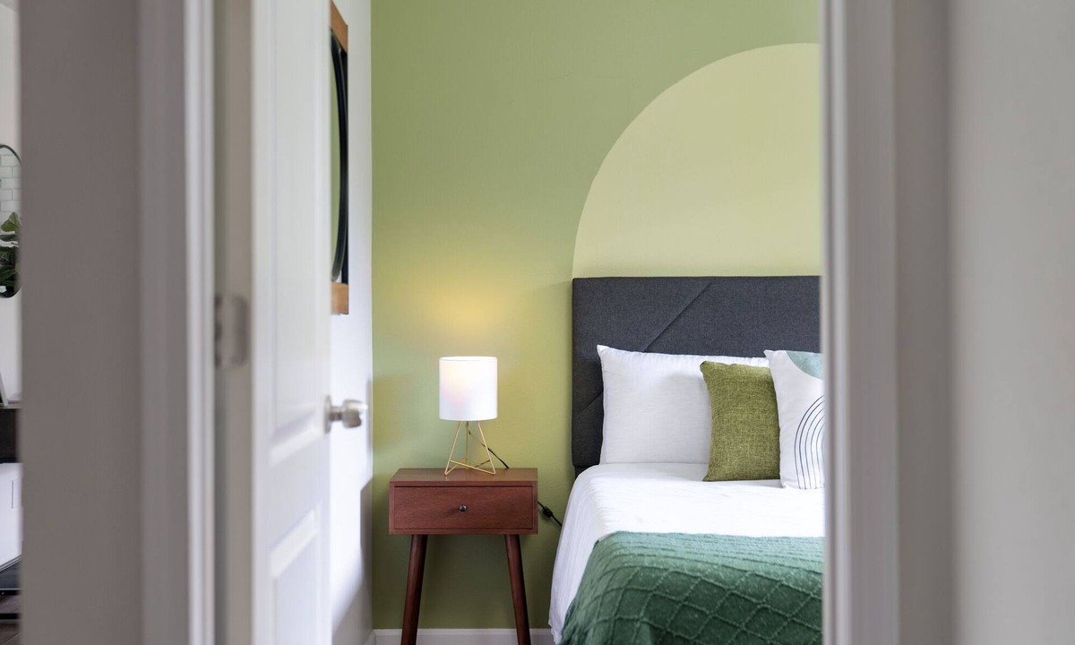 Forks House | 𓇻 Olympic Park Haven w/HotTub, Fire Pit, Grill, Arcade, HUGE Yard