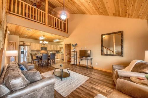 Gruene House | OM A13 Gruene Grove Bungalow at Old Mills Resort