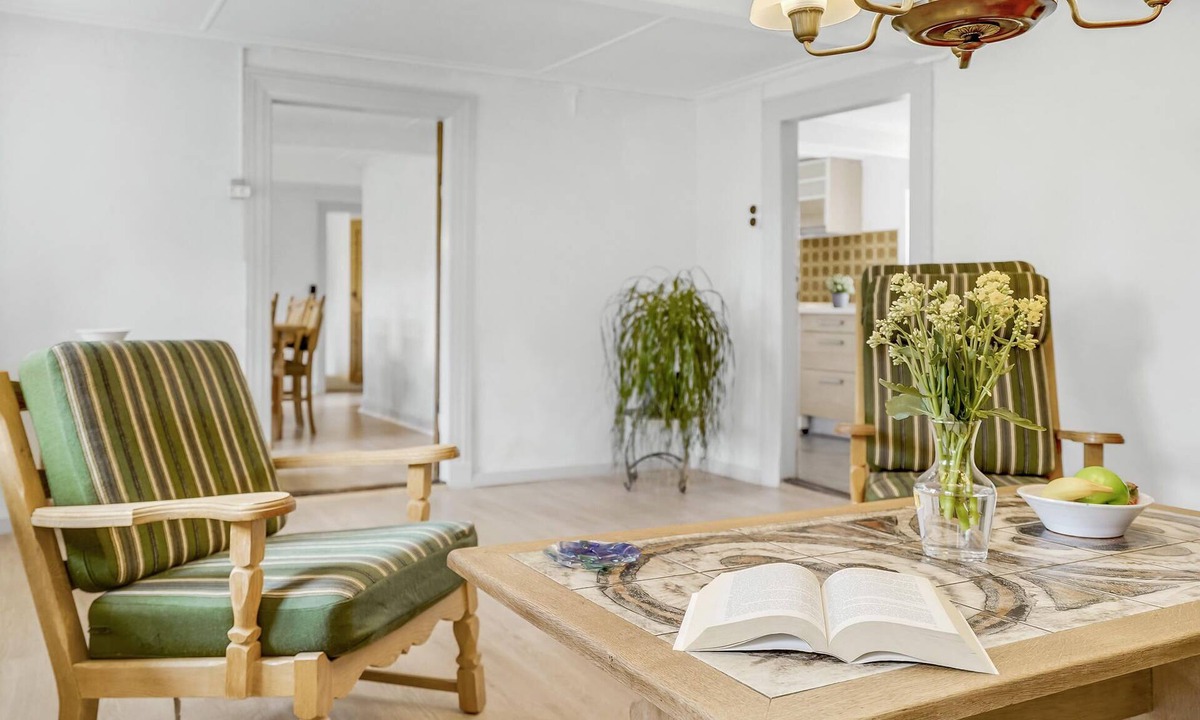 Gredstedbro House | On a large plot with garden awaits you this cozy former homestead.