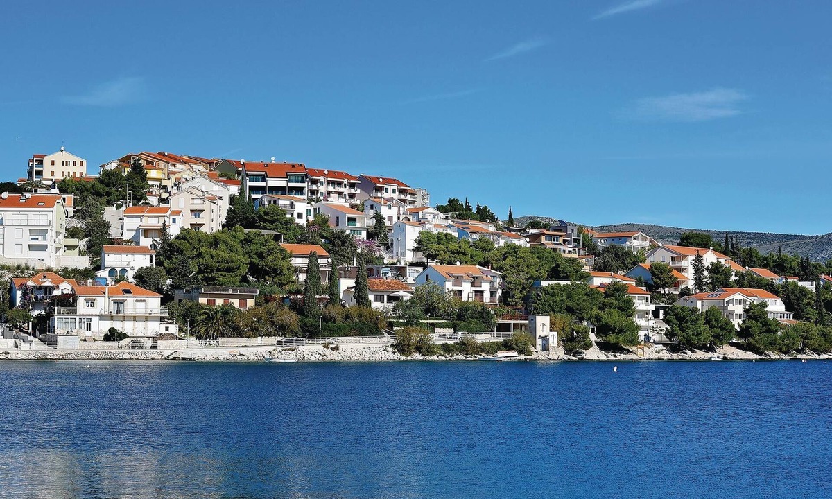 Dvornica Apartment | On a small hill is this simply furnished apartment on the second floor.