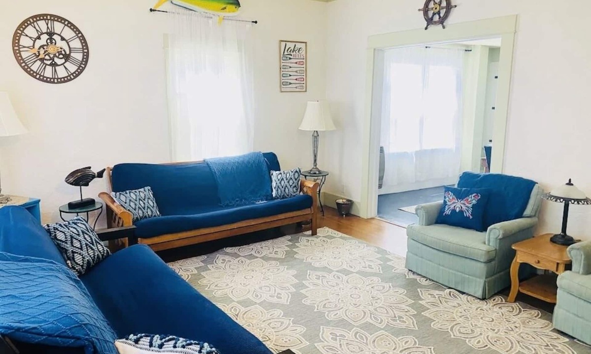 Polson House | On Flathead Lake, Lovely House Sleeps 8 Great For Kids, Walk To Beach & Downtown