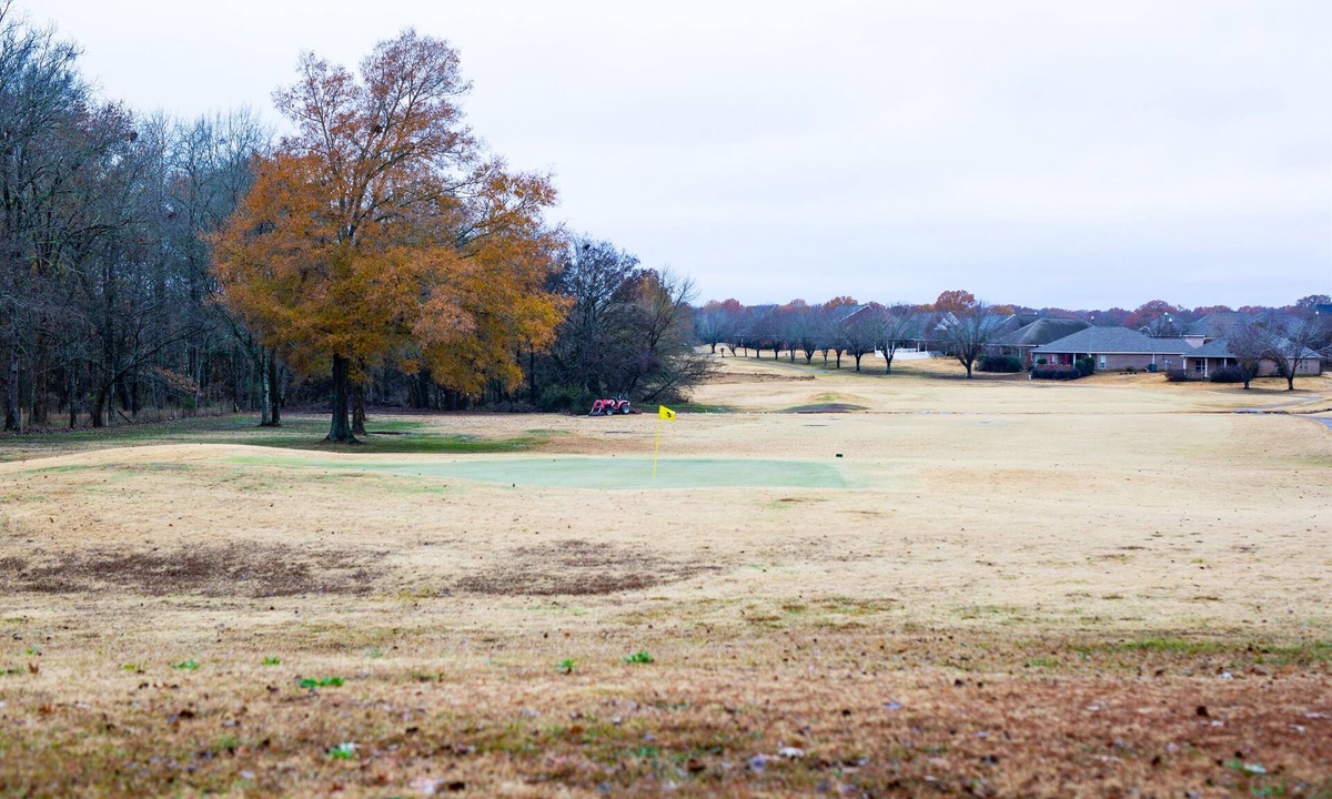 Mayhew House | On Golf Course | Peaceful | Central | Upscale