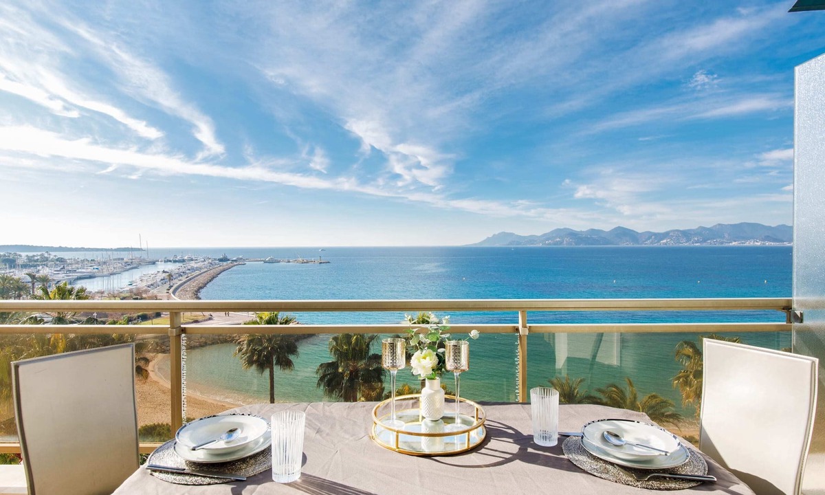 Pointe Croisette Apartment | On la Croisette - 2 beds/2 baths