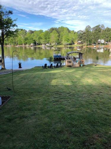 Prosperity House | On Lake Time