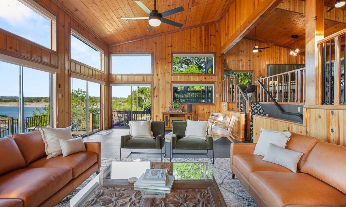 Briarcliff House | On Lake Travis Sleeps 12-16