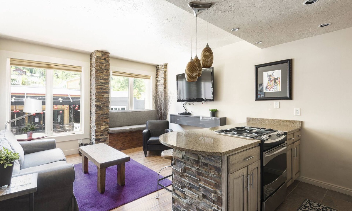 Downtown Park City Condo | On Main Street-Walk to Lift-Rooftop Deck-Views