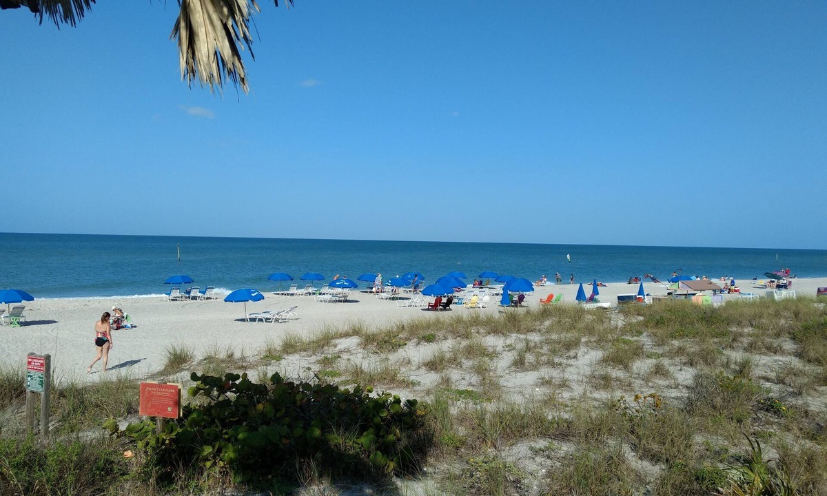 Englewood Condo | On Manasota Key with private access to Englewood Beach plus Bay views! Unit A