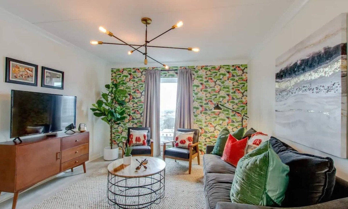Nashville Condo | On Music Row, this condo is walkable to Demonbreun, The Gulch, Midtown, Lower Broadway, and Vandy.