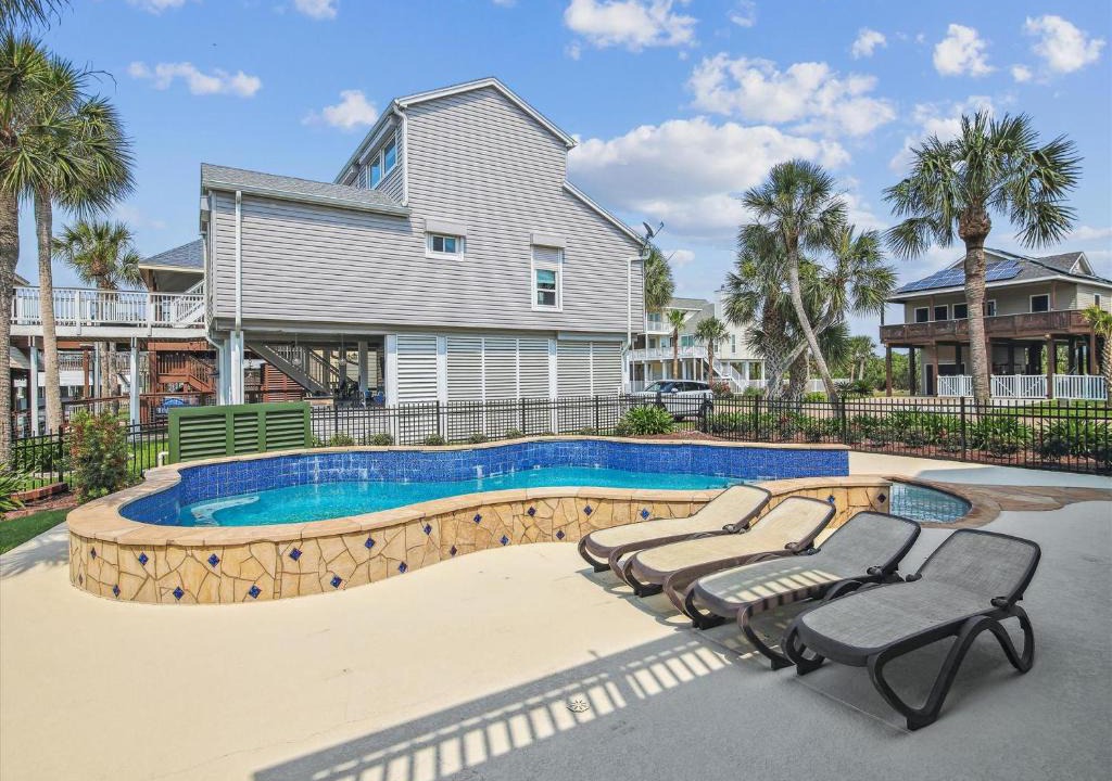 Isla Del Sol House | On Pool Time
