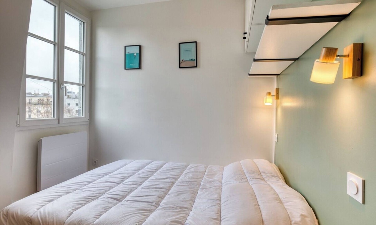 Epinettes Apartment | On Room Last Floor - Batignolles