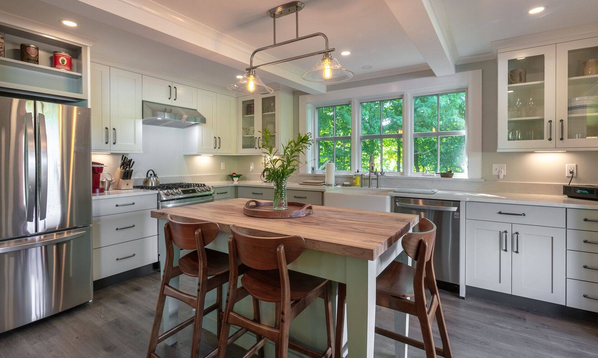 Barnard House | On Silver Lake Close To Woodstock
