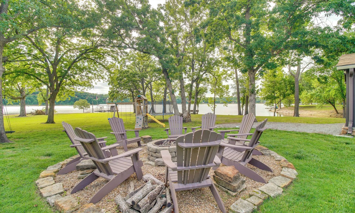 Afton Cabin | On-Site Lake Access: Group Getaway in Afton