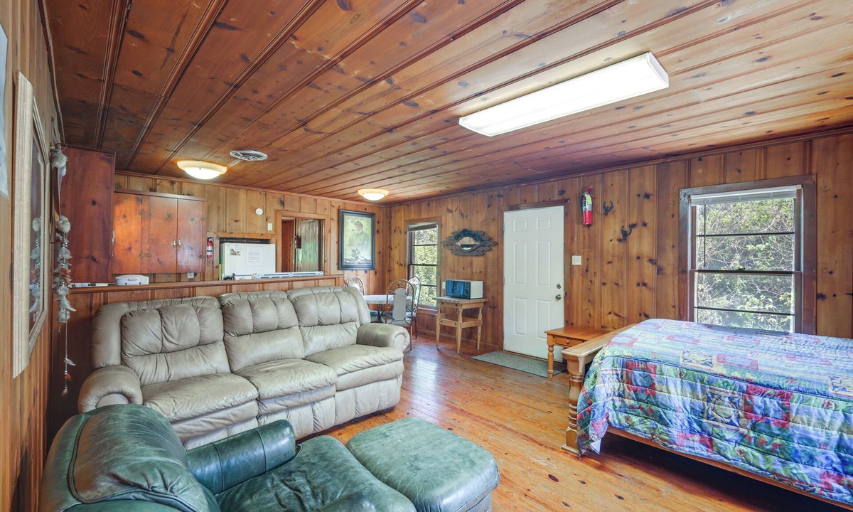 Whitney Cottage | On-Site Trails! Cozy Whitney Cottage 2 Mi to Lake