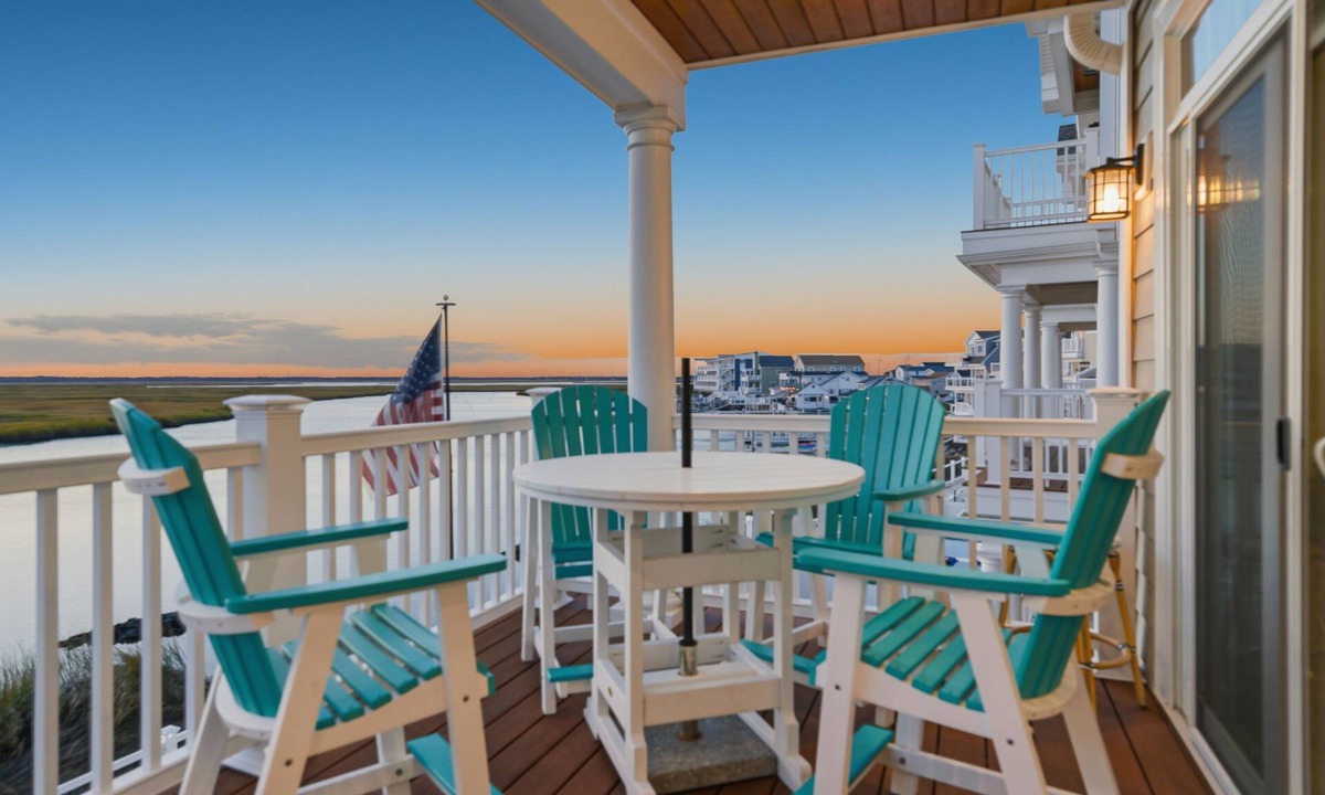 Anglesea Condo | On the Bay, A+ Views! High-End 5BR w/Elevator