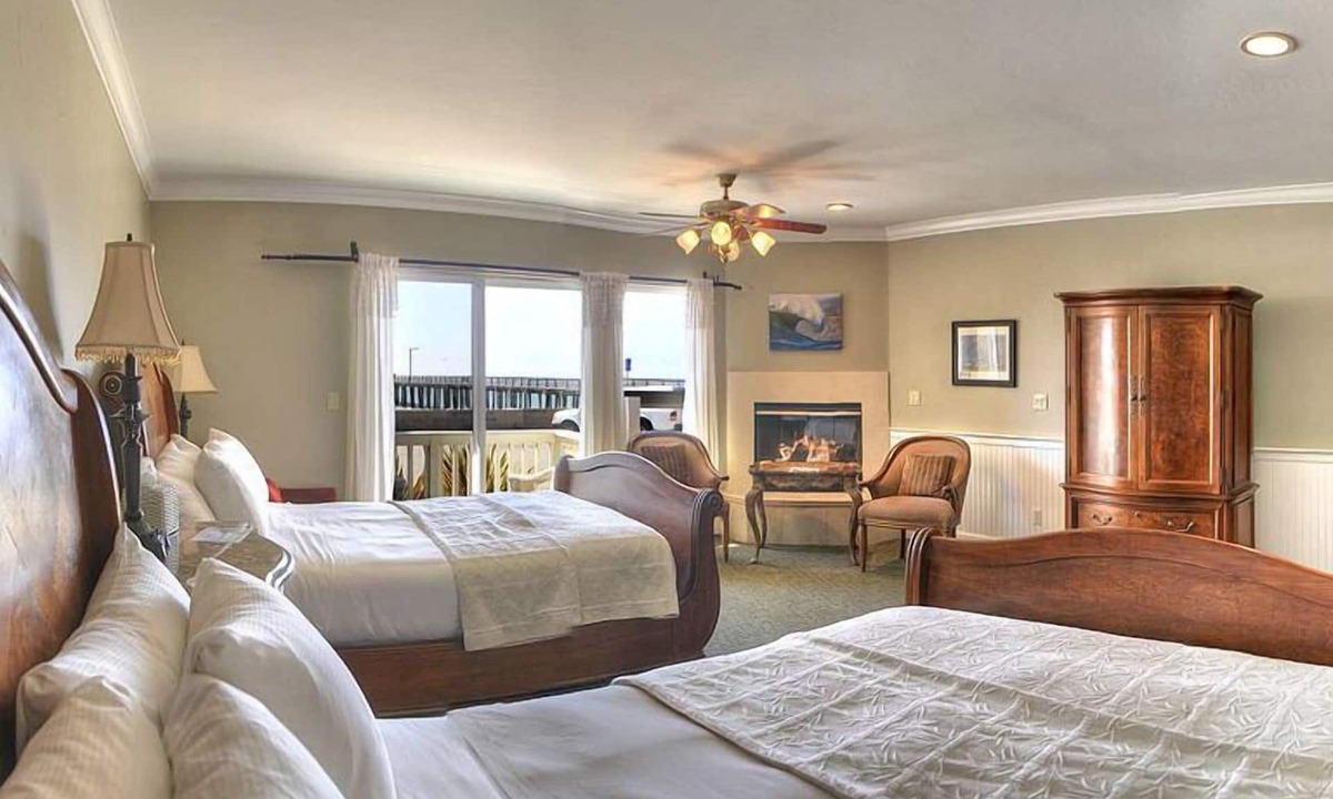 Cayucos Bed & Breakfast | On The Beach Bed & Breakfast