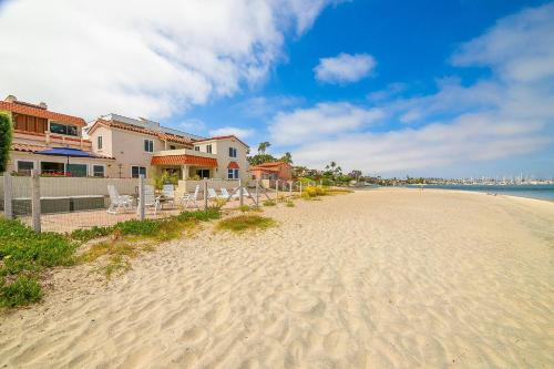 La Playa House | On The Beach Clubhouse
