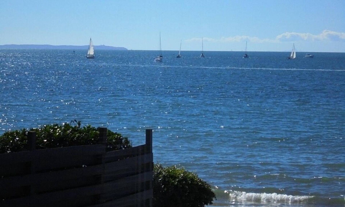 Milford Apartment | ON THE BEACH MILFORD