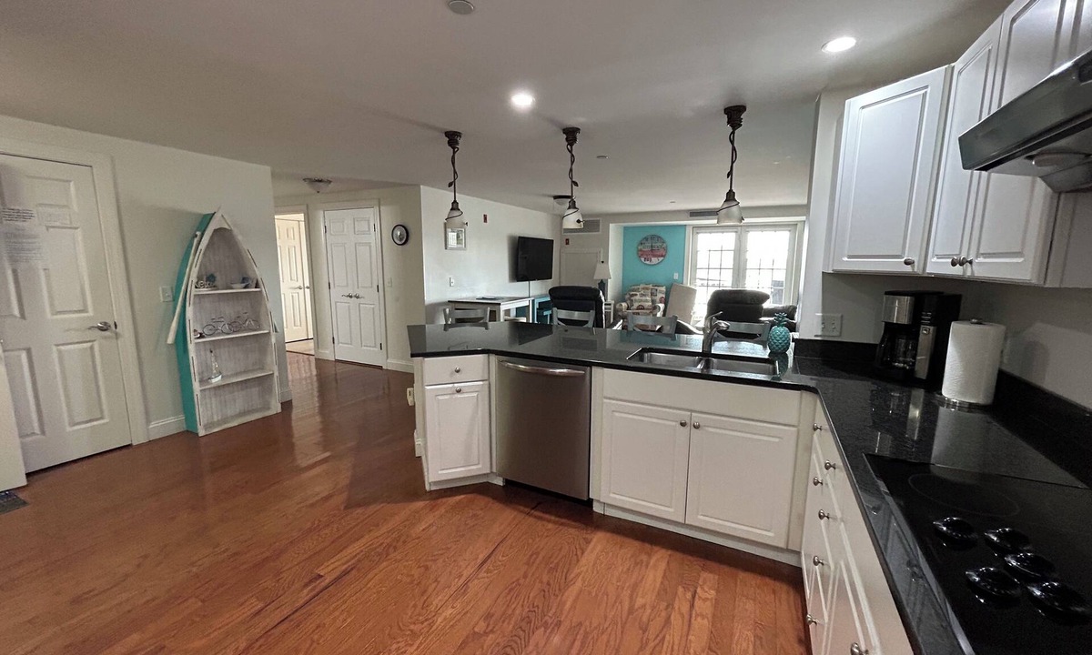 Old Orchard Beach Condo | On the Beach-Grand Victorian-Pool-Unit 310