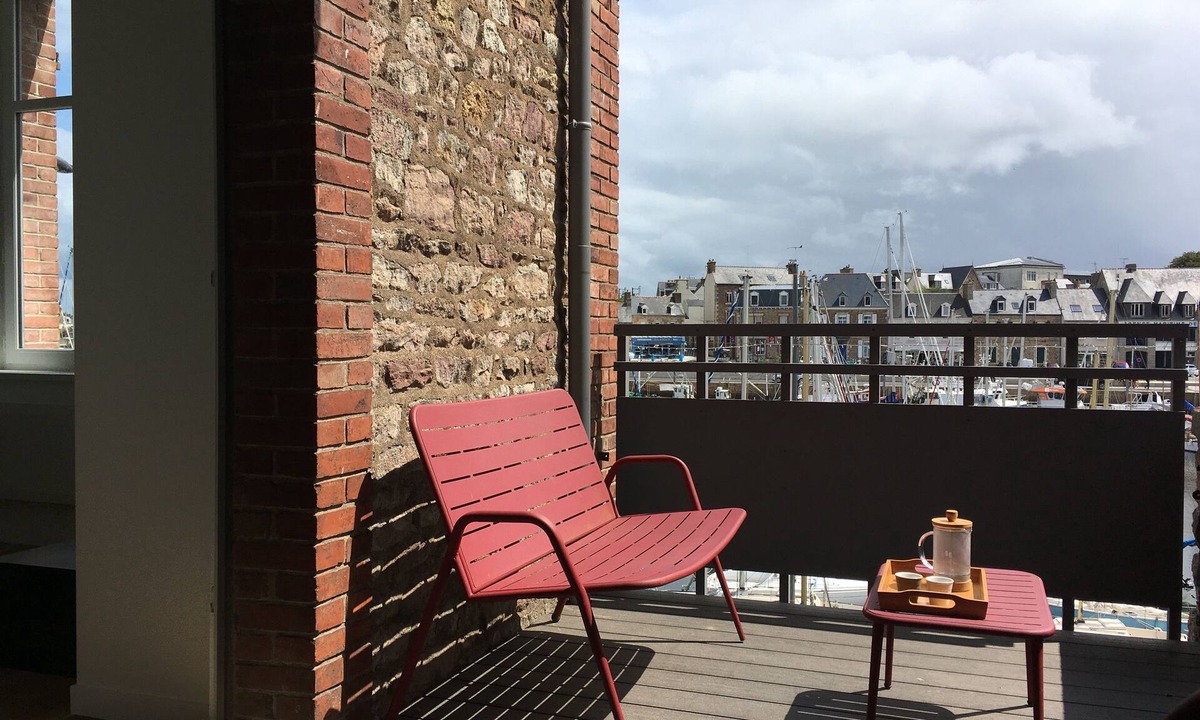 Paimpol Apartment | On the docks/1