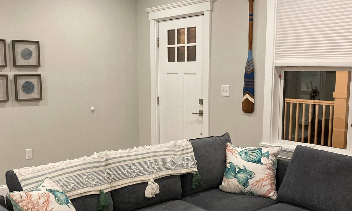 Nahant Apartment | On The Links