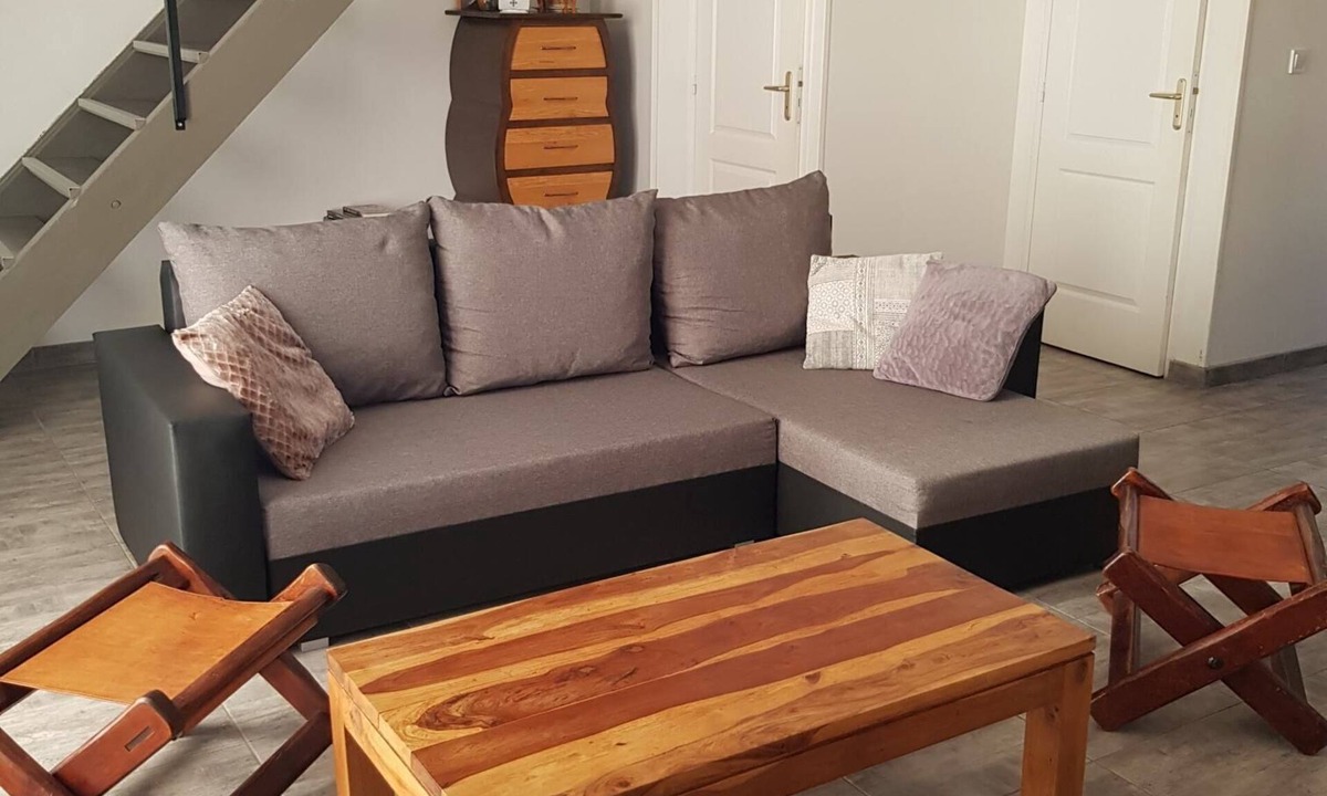 Saint-Denis-les-Rebais House | On the Route de Champ Colin