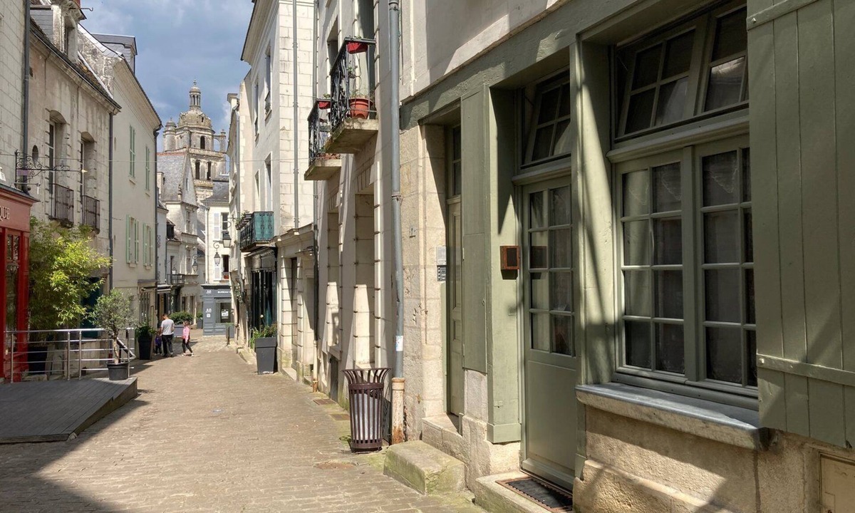 Loches House | On the road to the royal city