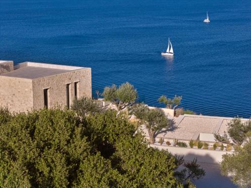 Korithi Villa | On the Rocks