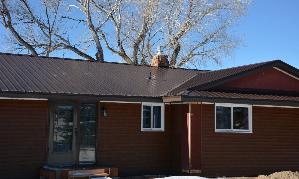 Dubois House | On the Wind River for, snowmobiling, fishing, hiking, rafting, 4-wheeling