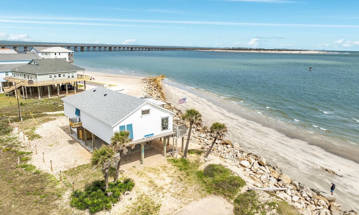 San Luis House | On Water's Edge - Literally, Direct Gulf Waterfront!