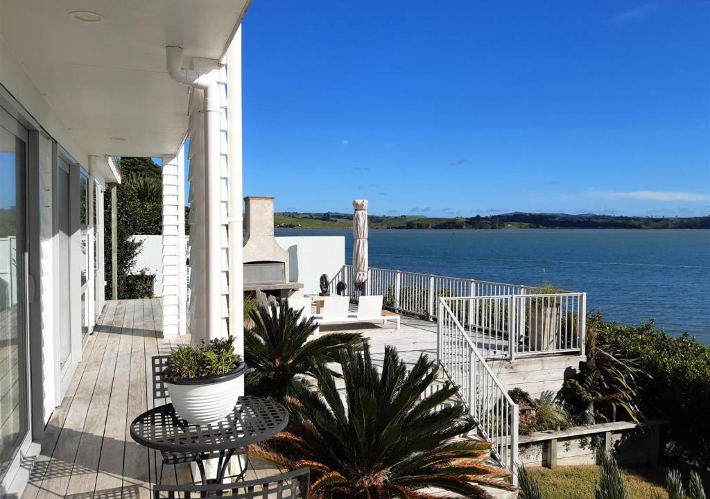 Clarks Beach House | Once Upon a Tide