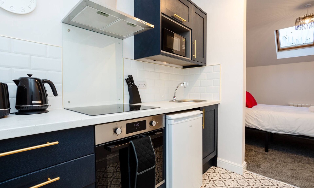 Doncaster Apartment | One Bed studio Apartment with Ensuite and Shower