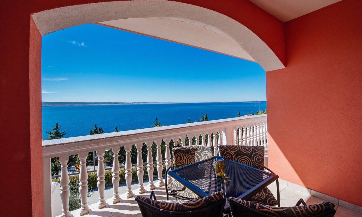 Starigrad Apartment | One bedroom apartment with terrace and sea view Starigrad (Paklenica) (A-16421-b)