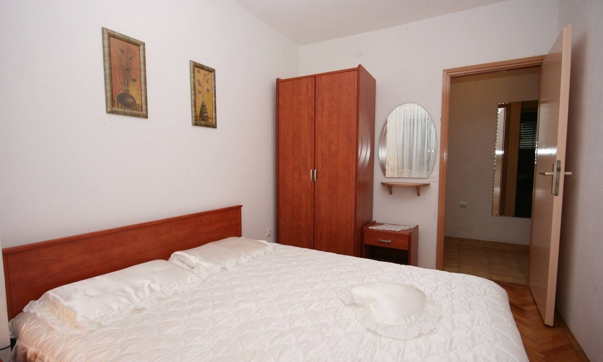 Okrug Gornji Apartment | One bedroom apartment with terrace Rastići, Čiovo (A-2794-a)