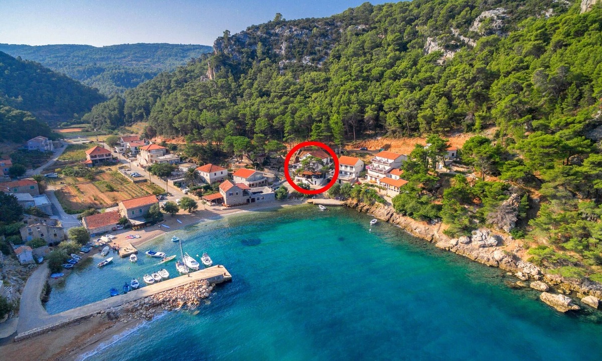 Zastrazisce Apartment | One bedroom apartment near beach Cove Vela Stiniva, Hvar (A-6864-b)