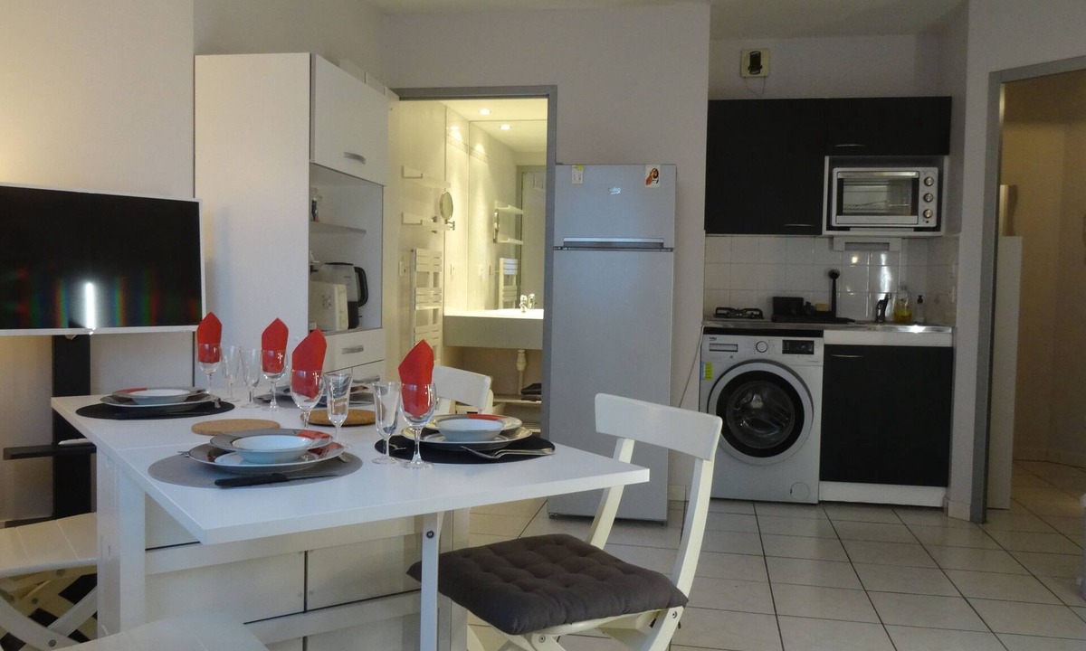 Yves Farge - Le Fleuve Apartment | One-Bedroom Apartment, good standard, quiet with parking