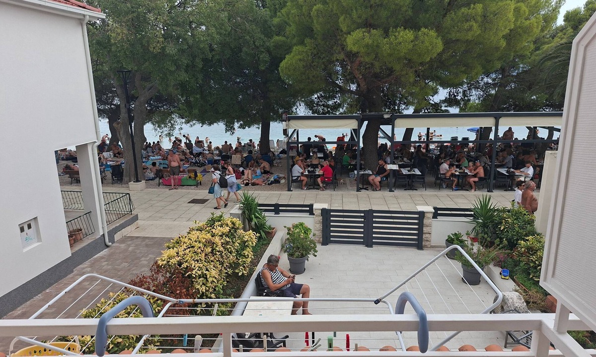 Drvenik Apartment | One bedroom apartment near beach Drvenik Donja vala, Makarska (A-6658-c)