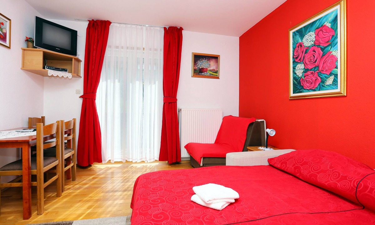 Vranovaca Apartment | One bedroom apartment with balcony Vranovača, Plitvice (A-17428-a)