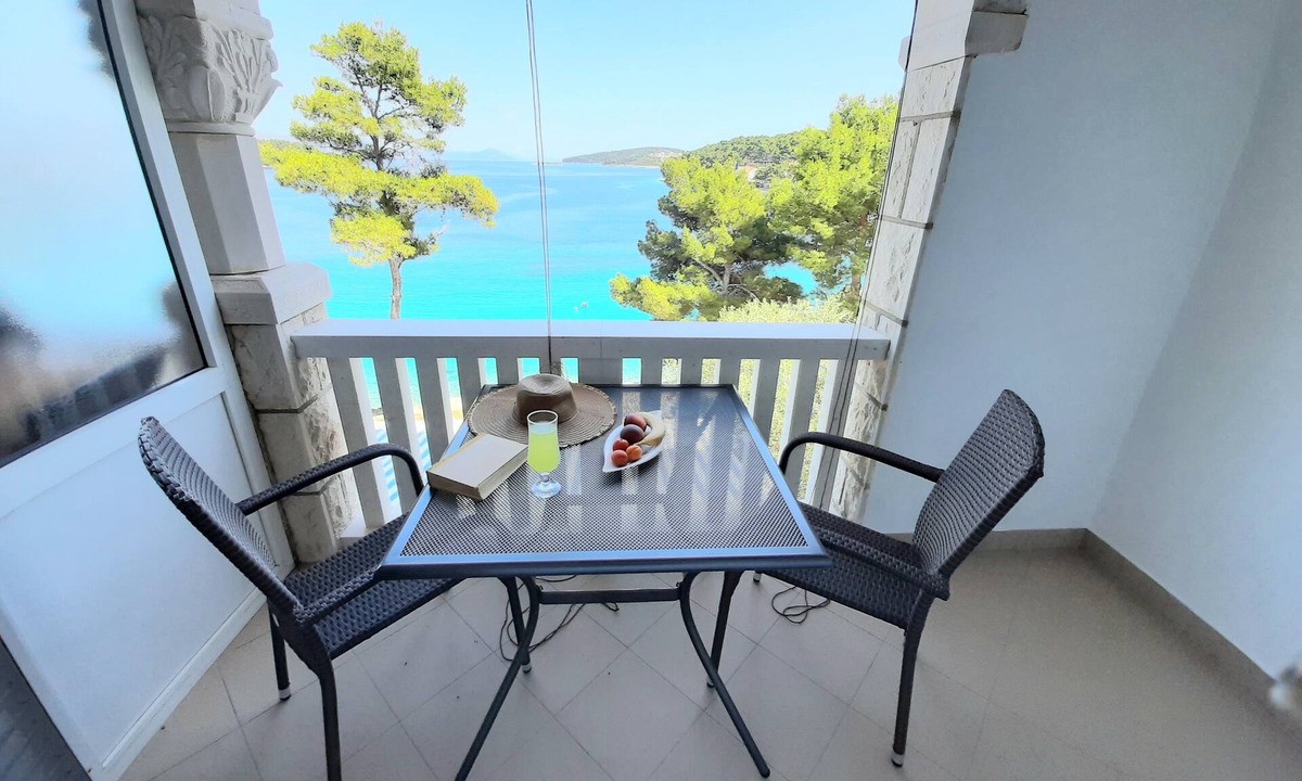 Lumbarda Apartment | One bedroom apartment near beach Lumbarda, Korčula (A-9236-b)