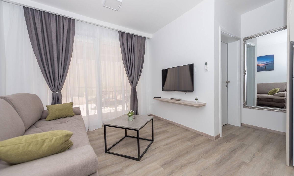 Donja luka Apartment | One bedroom apartment with terrace Makarska (A-19134-b)