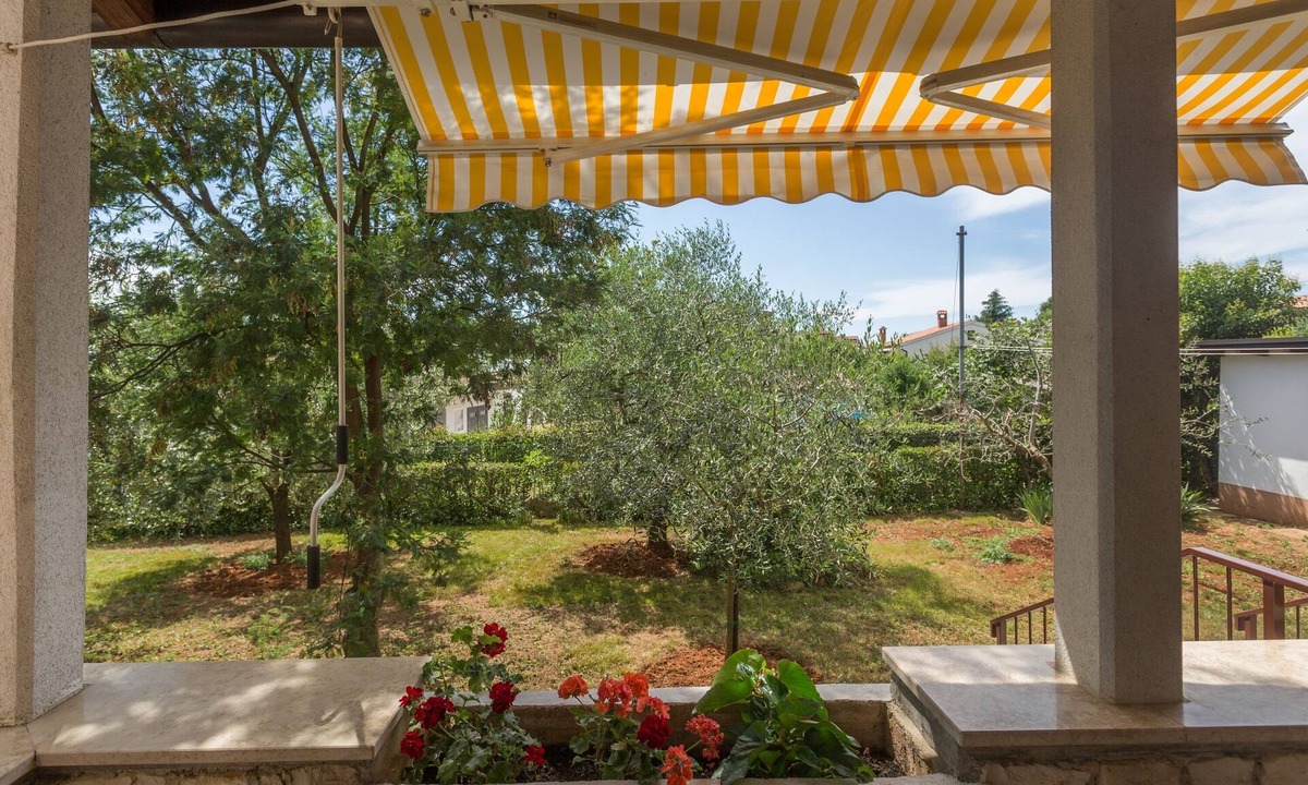 Kukci Apartment | One bedroom apartment with terrace Kukci, Poreč (A-7166-b)