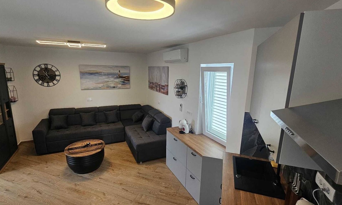 Gajac Apartment | One-bedroom Apartment Close to the Beach
