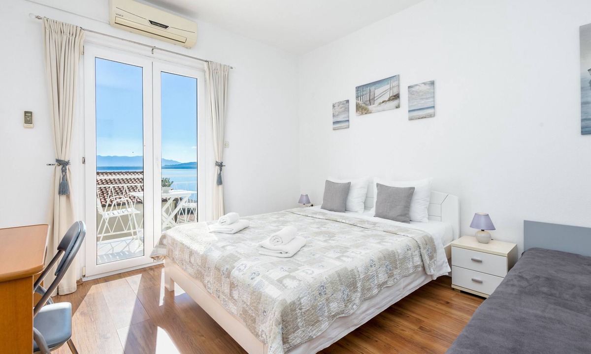 Blato Apartment | One bedroom apartment with terrace Živogošće - Blato, Makarska (A-22253-b)