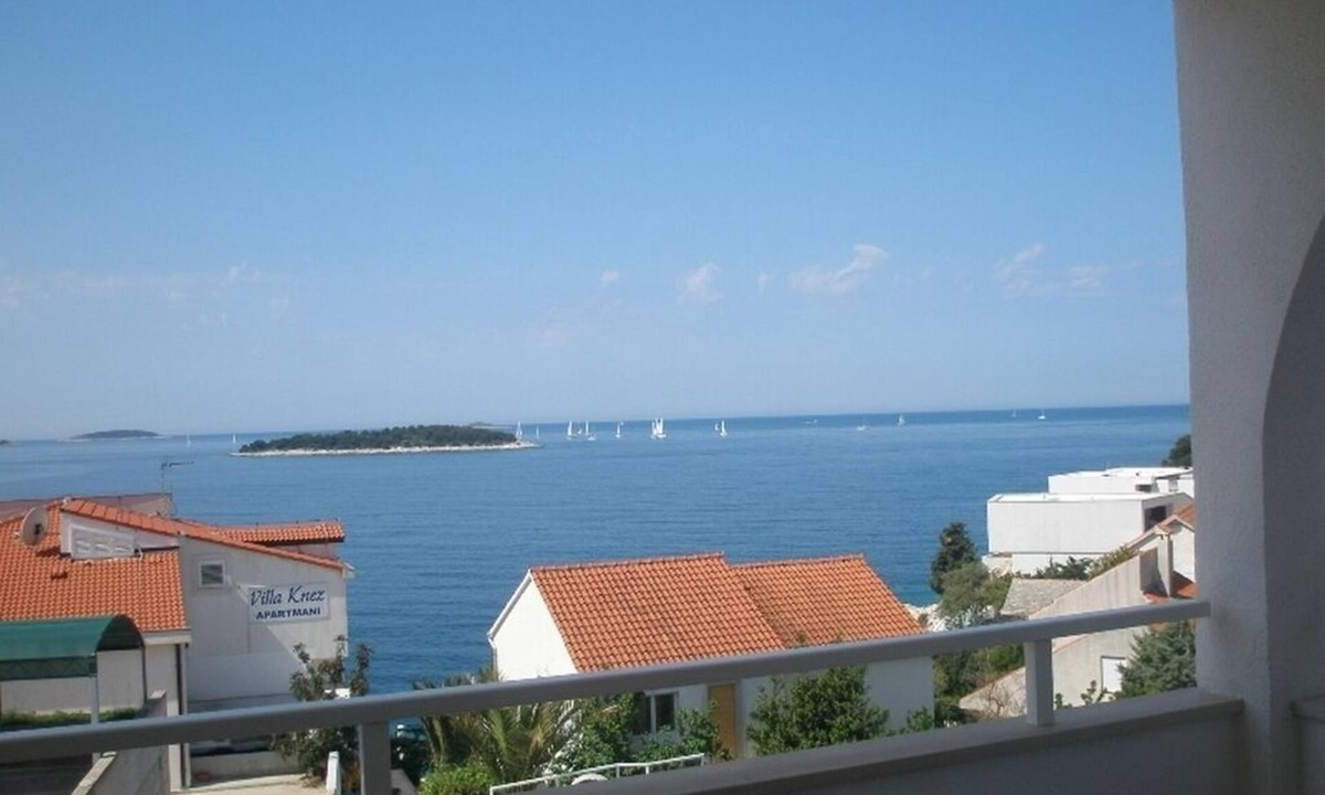 Primosten Apartment | One bedroom apartment with terrace and sea view Primošten (A-15704-a)