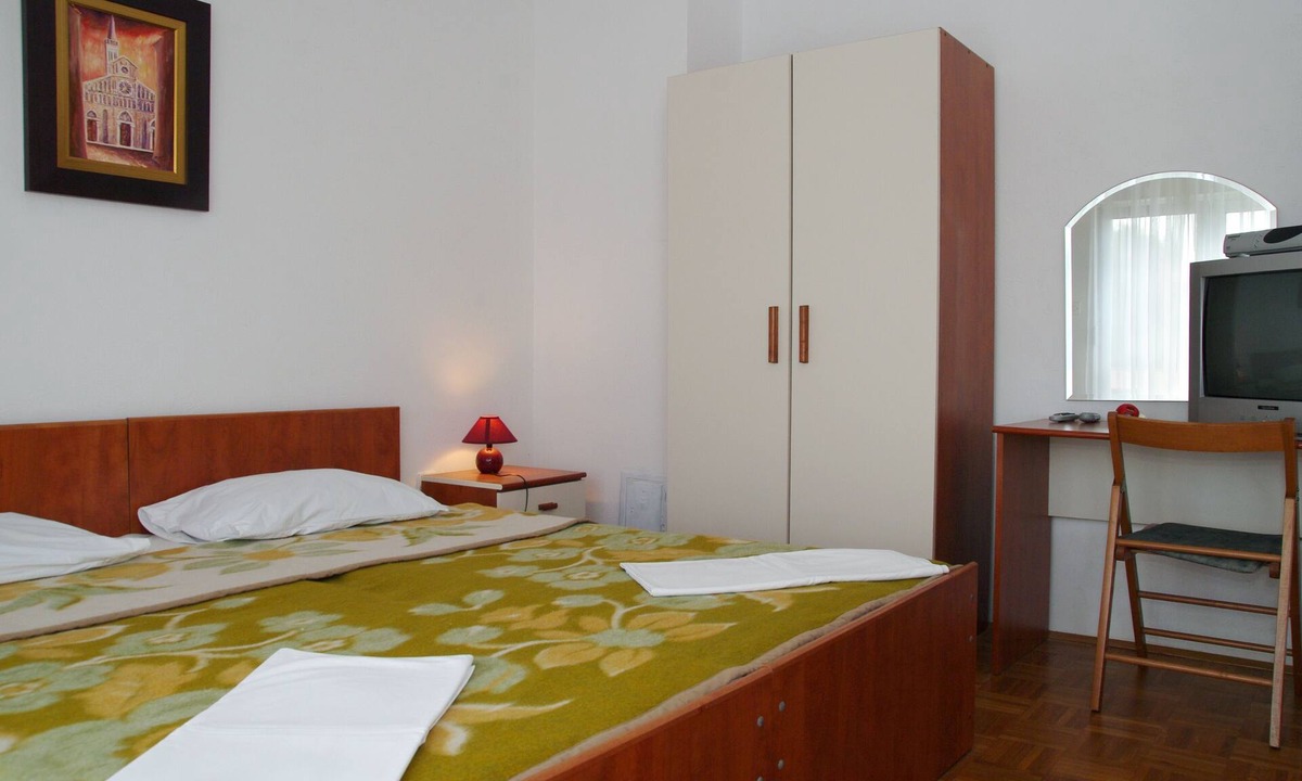 Privlaka Apartment | One bedroom apartment with balcony and sea view Privlaka, Zadar (A-19393-b)