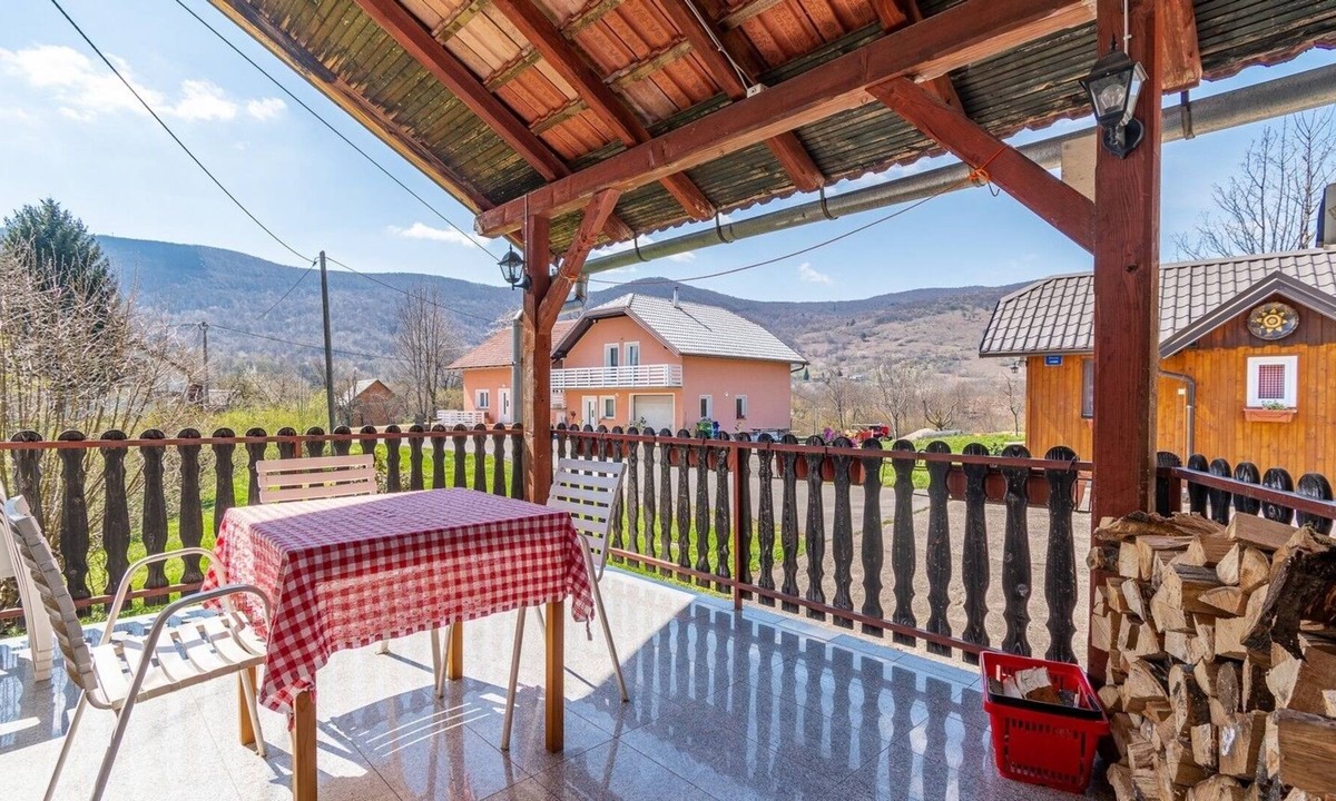 Seliste Dreznicko Apartment | One bedroom apartment with terrace Seliste Dreznicko, Plitvice (A-20907-b)