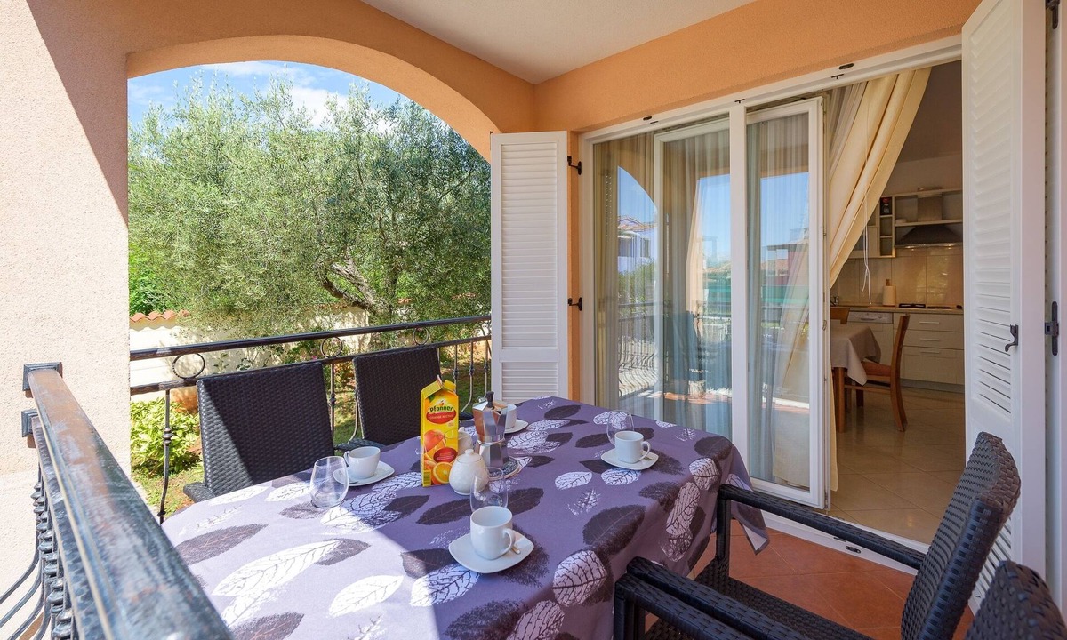 Basanija Apartment | One bedroom apartment with terrace Bašanija (Umag) (A-3402-a)
