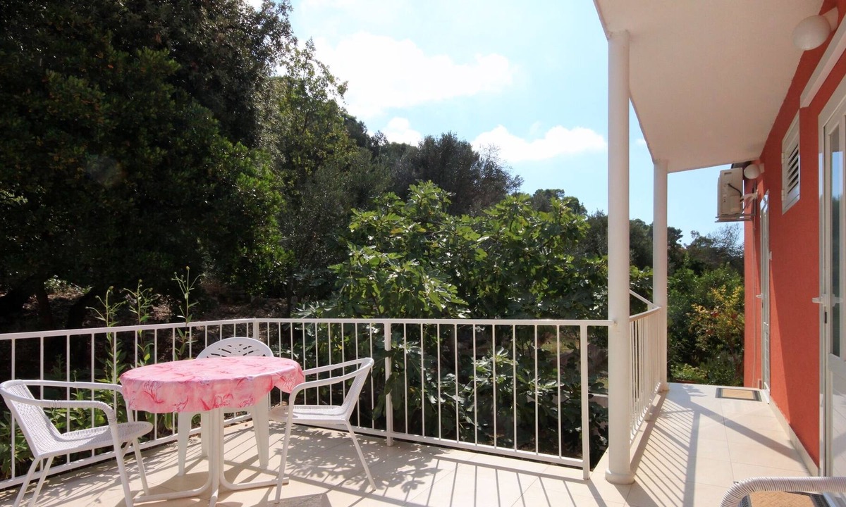 Brna Apartment | One bedroom apartment near beach Brna, Korčula (A-574-d)