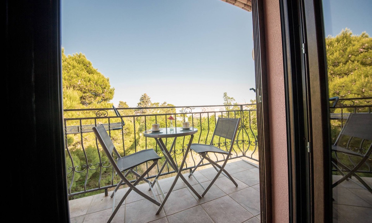 Vrsi Apartment | One bedroom apartment near beach Vrsi - Mulo, Zadar (A-5848-c)