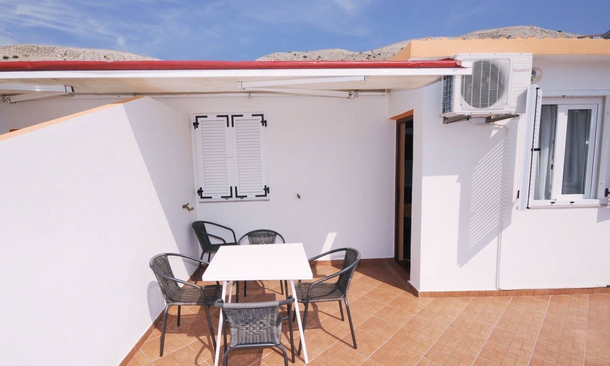 Metajna Apartment | One bedroom apartment with terrace and sea view Metajna, Pag (A-6421-b)