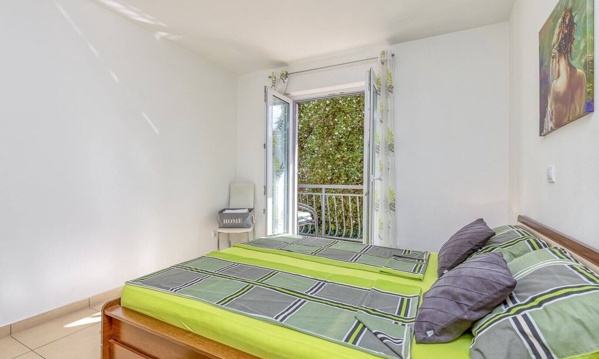 Cancini Apartment | One-Bedroom Apartment Kardumovic No.3 Green